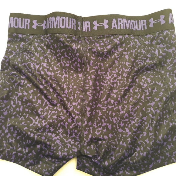 Under Armour Size MD shorts - Picture 5 of 6